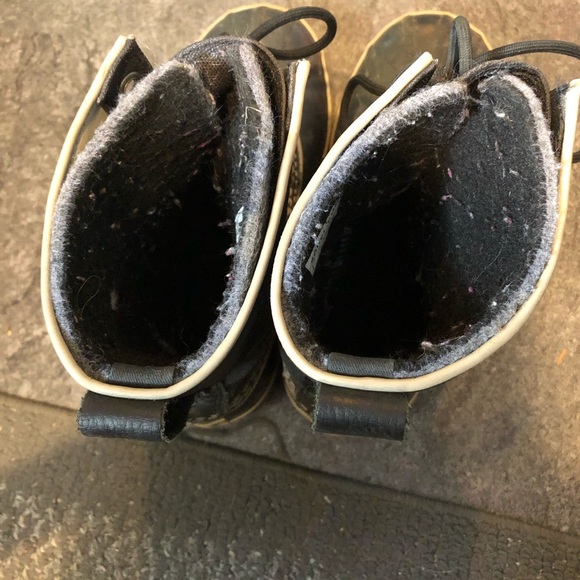Sorel boots - Picture 2 of 8
